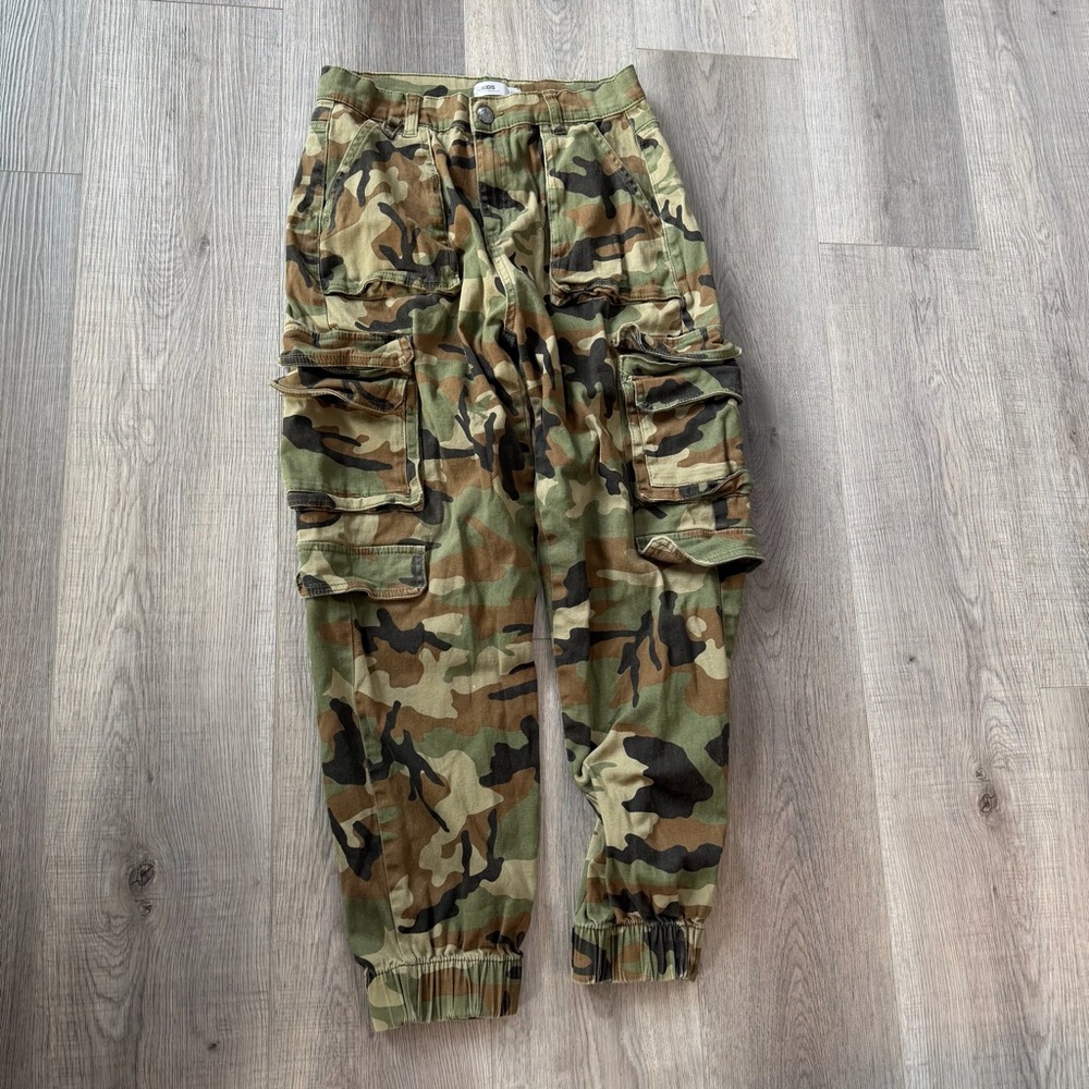 3/27$ Kids Camouflage Cargo Jogger Pants size L (14/16)